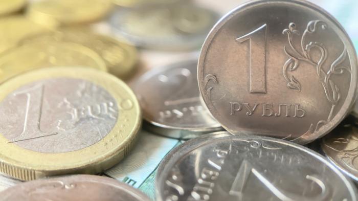 Названы официальные курсы доллара, рубля и евро на 1 июня
                31 мая 2023, 16:39