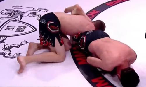 Казахстанский файтер за 43 секунды выиграл бой на международном турнире по MMA. Видео