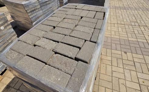 Карагандинцы решили, что в сквере у Вечного огня укладывают брусчатку плохого качества