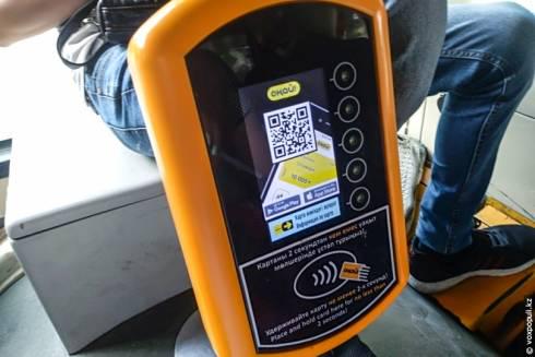 Почему при оплате проезда QR-кодом в карагандинских автобусах с детской карты списываются деньги