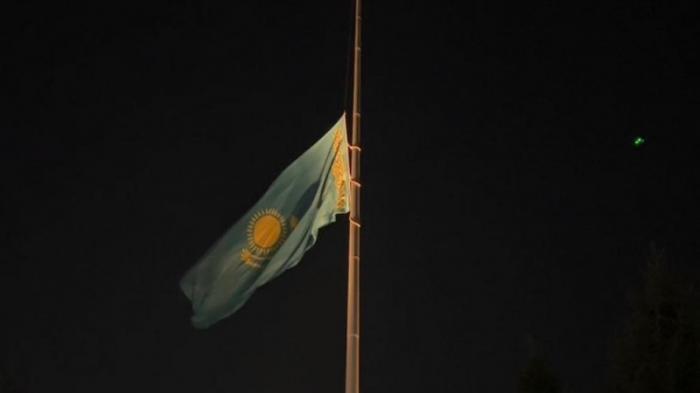 День траура: в Казахстане приспустили флаги
                12 июня 2023, 00:21
