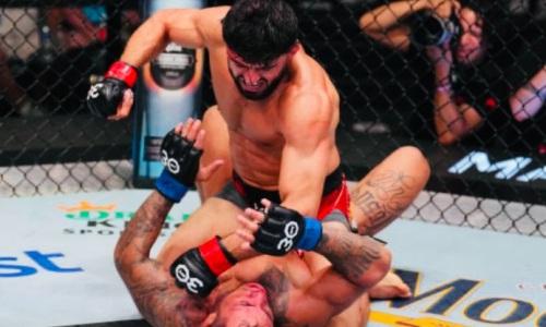 Видео полного боя с жестоким нокаутом обидчика казахского бойца UFC