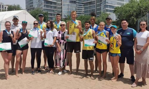 Определены победители второго тура чемпионата Казахстана по пляжному волейболу
