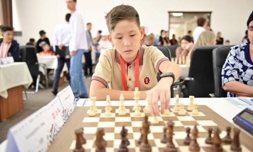 200 шахматистов из 15 стран собрал турнир в Казахстане