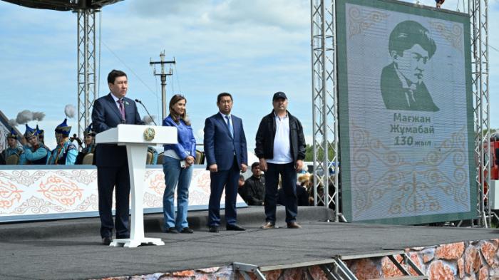 Кошанов от имени Президента поздравил со 130-летием Магжана Жумабаева
                24 июня 2023, 17:05