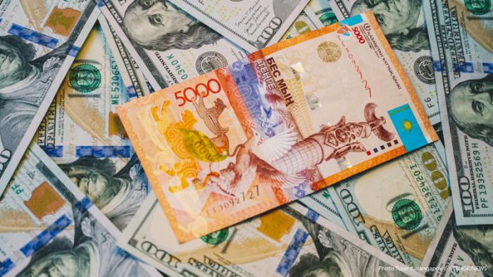 Сколько стоят доллар, евро и рубль в обменниках Казахстана
                29 июня 2023, 10:56