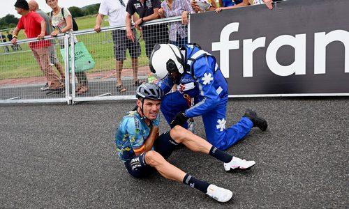 Лидер «Астаны» рассказал о своей травме на «Тур де Франс»