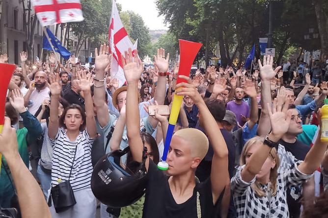 В Тбилиси противники ЛГБТ сорвали проведение фестиваля Pride Fest