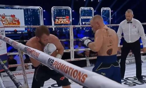Главный бой вечера бокса в весе Головкина и Алимханулы обернулся тотальным разгромом. Видео
