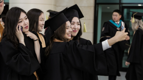 Стало известно количество грантов для казахстанских выпускников