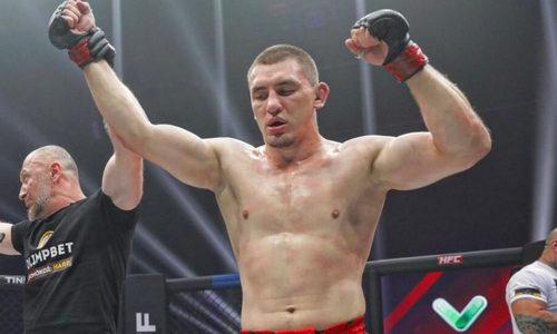 Российский боец бросил вызов чемпиону после жесткого нокаута казахстанца
