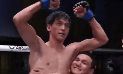 Топовый боец отреагировал на дебютную победу Азата Максума в UFC