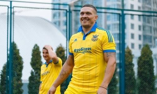 Александр Усик официально подписал контракт с футбольным клубом
