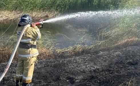 В Шетском районе Карагандинской области тушат природный пожар