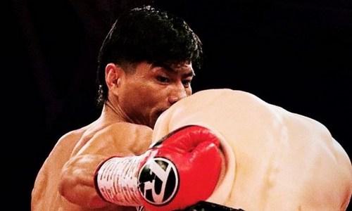 Тренер казахстанского боксера оценил его 15-ю победу в карьере
