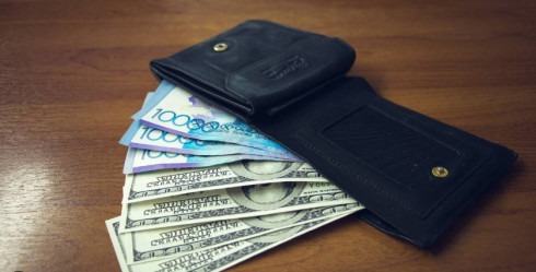 Мошенник подстрекал бизнесмена дать взятку в 1 млн долларов в Карагандинской области 