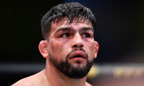 Топовый боец UFC показал фото травмы после срыва поединка с Рахмоновым