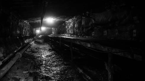На шахте «Казахстанская» на поверхность подняли 224 работников. Ещё трое остаются под землёй