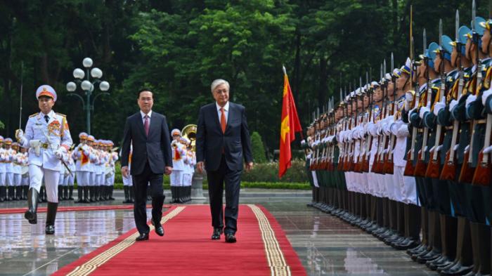 Президент Вьетнама встретил Токаева в своем дворце
                21 августа 2023, 11:31