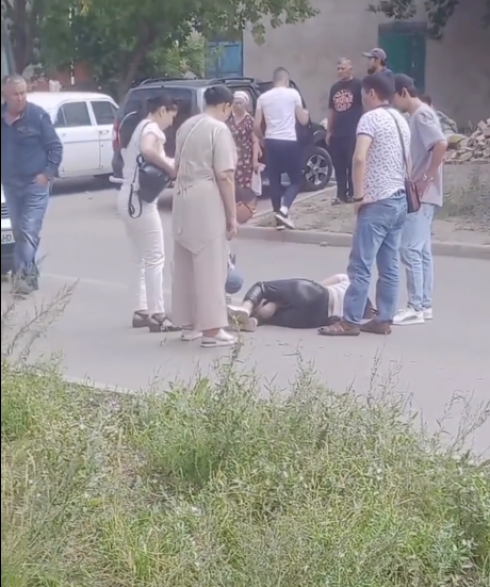 В Караганде в микрорайоне Степной-3 сбили девушку