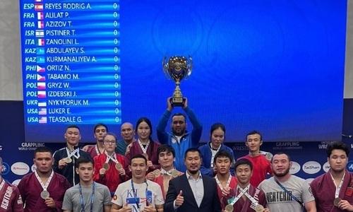 Сборная Казахстана триумфально выступила на чемпионате мира по грэпплингу