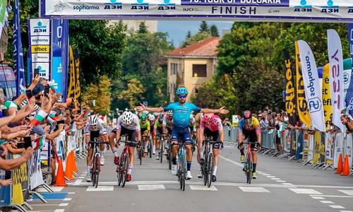 Новичок «Астаны» выиграл финальный этап «Тура Болгарии» и стал вторым в общем зачете