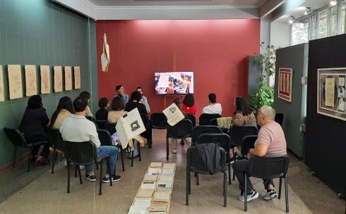 Посвящение семье: в карагандинской галерее действует выставка работ Сауле Дюсенбиной