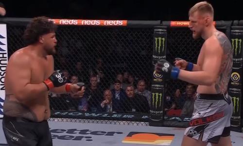 Видео полного боя Александр Волков — Тай Туиваса на UFC 293 с крутым финишем
