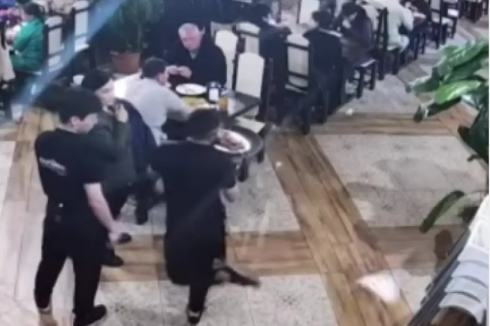 Видео с летающей тарелкой сняли в ресторане Караганды