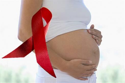 Беременная карагандинка узнала о заражении ВИЧ от врачей