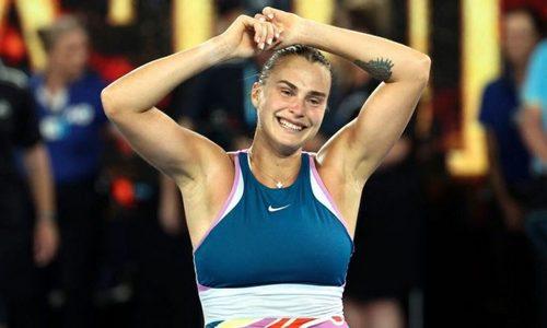 WTA вручила Арине Соболенко уникальный трофей. Фото