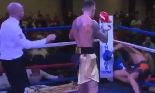 Британский боксер выкинул соперника из ринга и забрал титул. Видео брутального нокаута