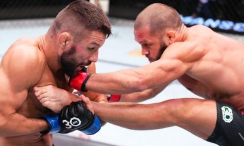 Видео полного боя Рафаэль Физиев — Матеуш Гамрот с неожиданным исходом в UFC