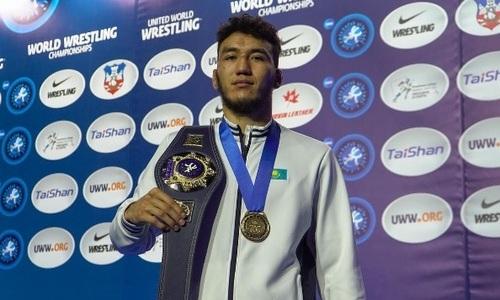 Историческому чемпиону мира по борьбе из Казахстана прочат большое будущее