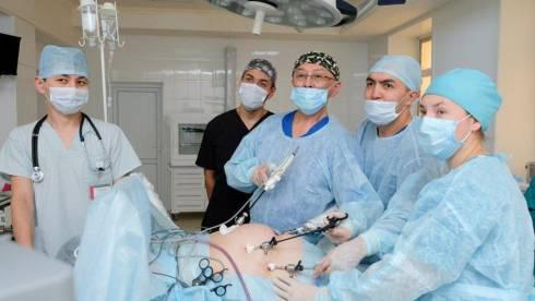 Лучшим наставником работающей молодёжи признан главный хирург клиники Медуниверситета Караганды