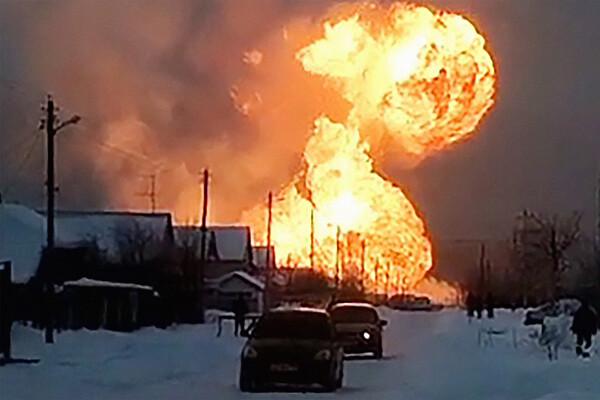 В Ивано-Франковской области Украины возник пожар из-за прорыва нефтепровода