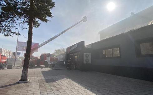 Пожар в карагандинском рыночном комплексе «Акжолтай» потушили