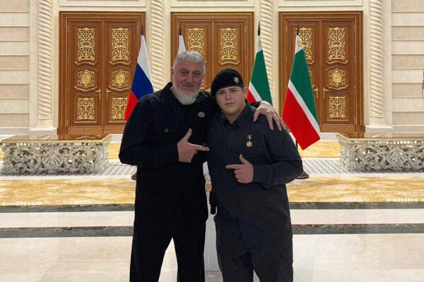 Кадыров опубликовал фрагмент встречи с обвиняемым в сожжении Корана Журавелем