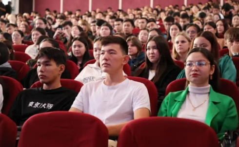 Сколько студентов обучается в колледжах Казахстана