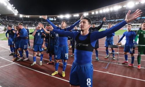 Касым-Жомарт Токаев наградил трех футболистов сборной Казахстана