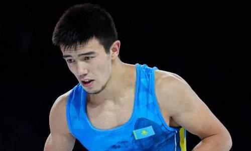 Казахстанец сотворил сенсацию на чемпионате мира по борьбе