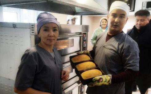 Жительница Нуринского района открыла пекарню на льготный кредит от государства
