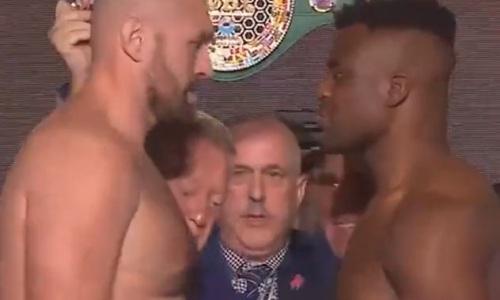 Фьюри и Нганну прошли взвешивание и дуэль взглядов перед боем за титул WBC. Видео