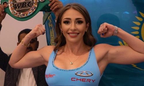 Самая сексуальная боксерша Казахстана прошла взвешивание перед боем за титул WBC