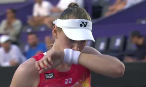 Сенсацией завершился первый матч Елены Рыбакиной на Итоговом турнире WTA