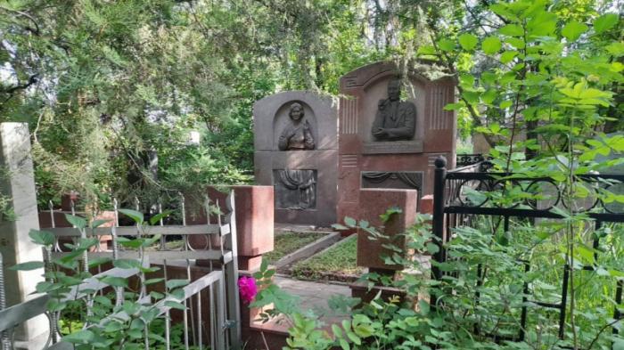 Могилы народных артистов разграбили на кладбище Кенсай в Алматы
                03 ноября 2023, 07:24