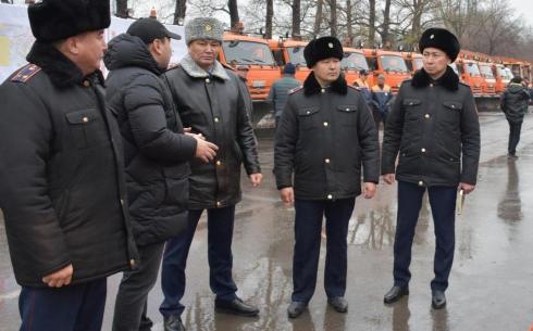 Карагандинские полицейские проверили готовность дорожных и коммунальных служб и техники к зиме