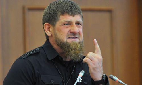 «Никто не посмеет». Отказавшийся от флага России чемпион мира отреагировал на слова Рамзана Кадырова