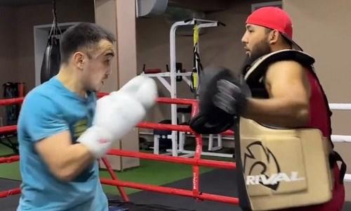 Казахстанский боксер показал видео с подготовки к следующему бою