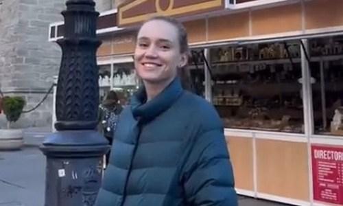 Елена Рыбакина прогулялась по Севилье перед стартом на чемпионате мира. Видео